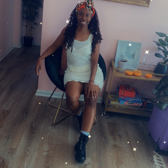 Meet your Posher, Mercy - Picture 5 of 7